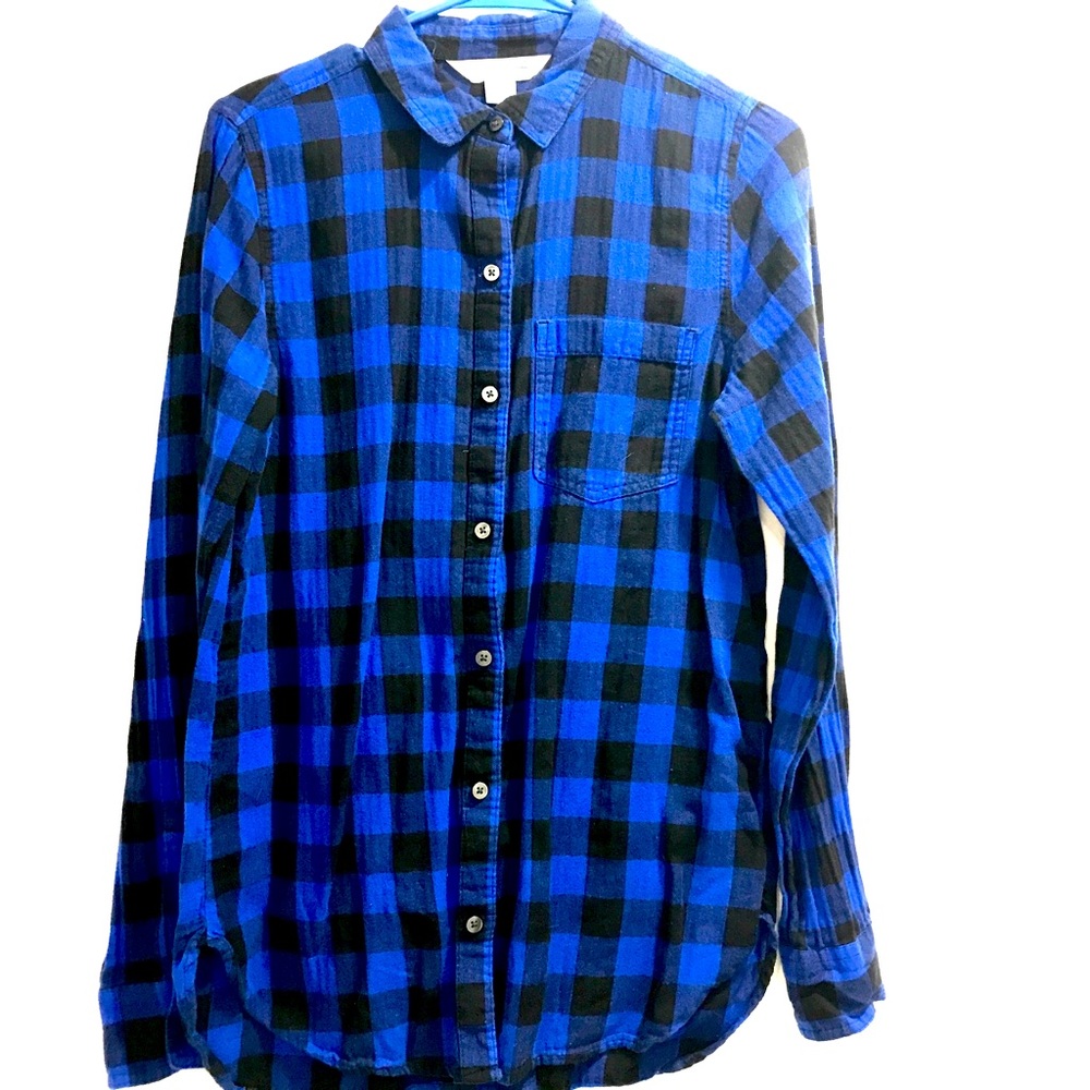 Women’s Old Navy size medium/tall flannel shirt.